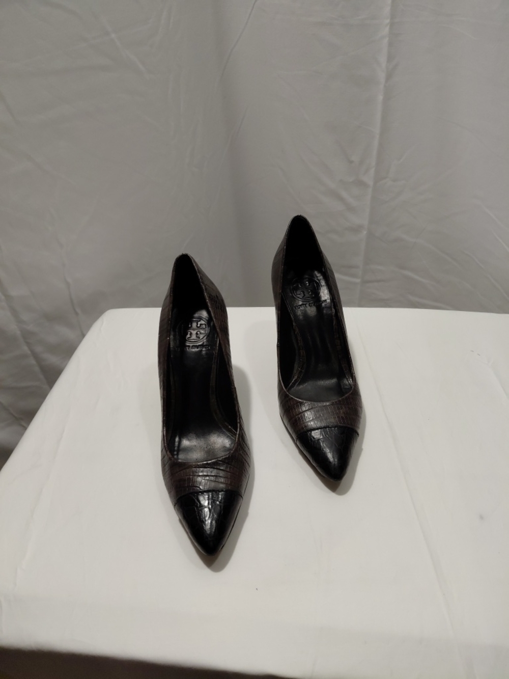 Tory Burch Gray Lyla Reptile Print Pump Black Cap Size 5M